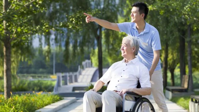 社保五险变六险，长期护理险来了！今后养老能靠它吗？