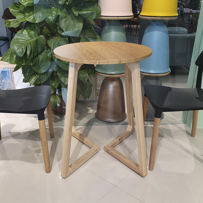 Simple  Wood  Round Dining Table