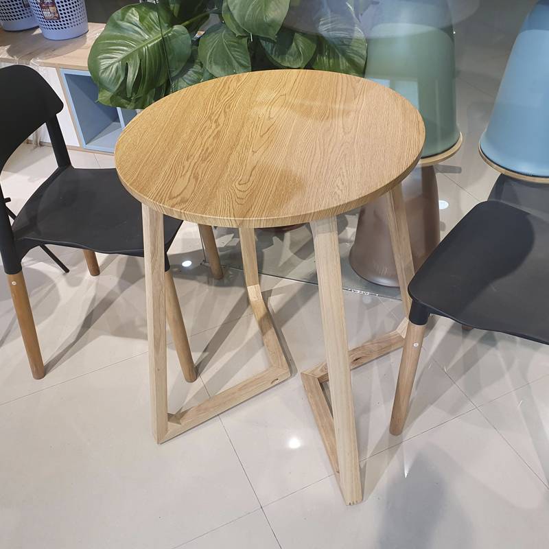 Simple  Wood  Round Dining Table