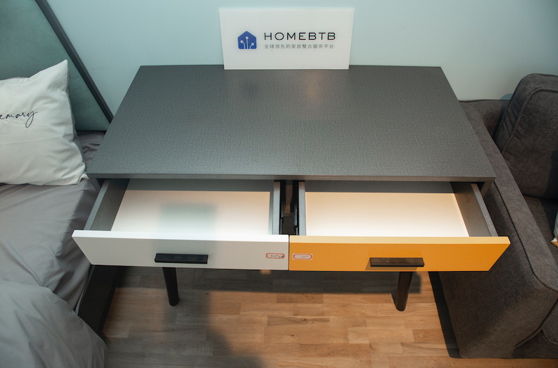 Nordic Black Color Matching Desk